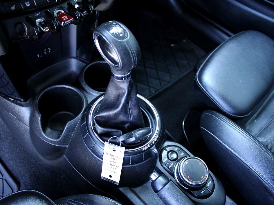 Vehicle image 12 of 14