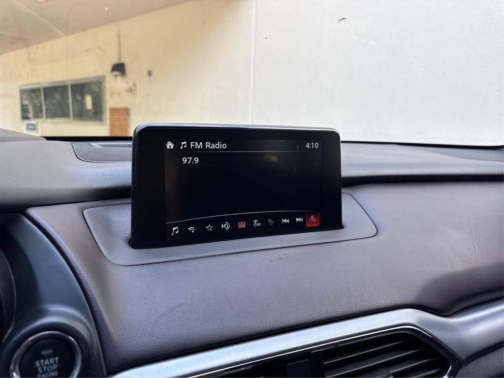 2017 Mazda CX-9 Grand Touring Image 16 of 44