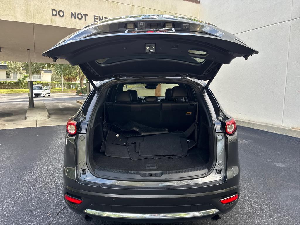 2017 Mazda CX-9 Grand Touring Image 10 of 44