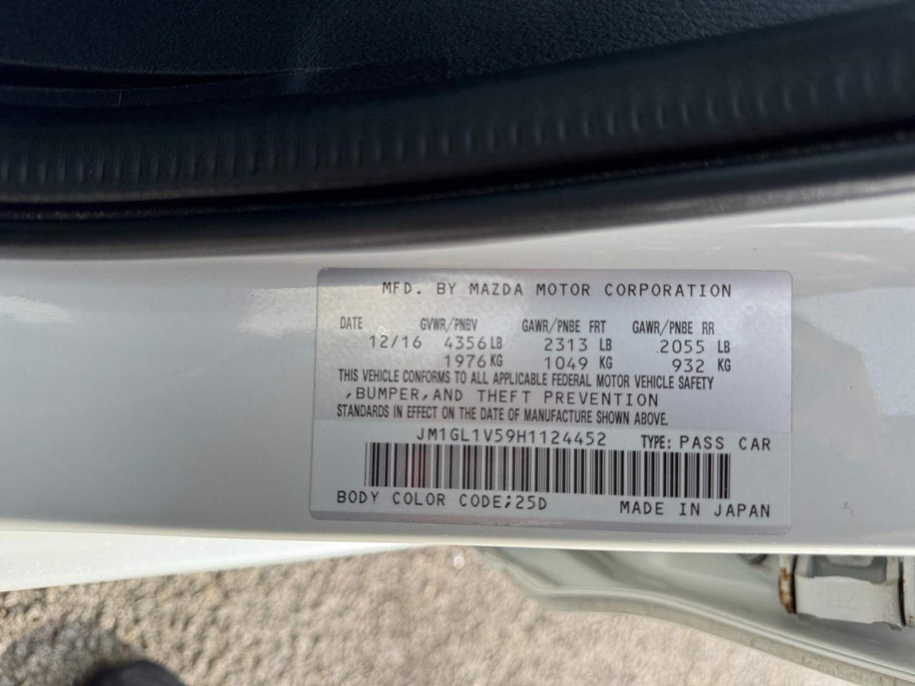 Vehicle image 17 of 27