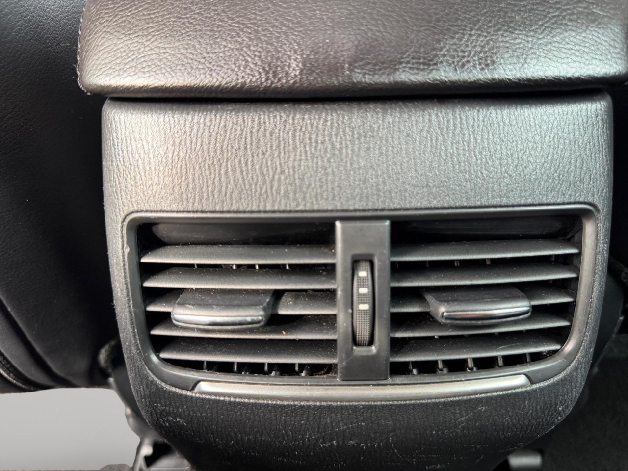 Vehicle image 26 of 27