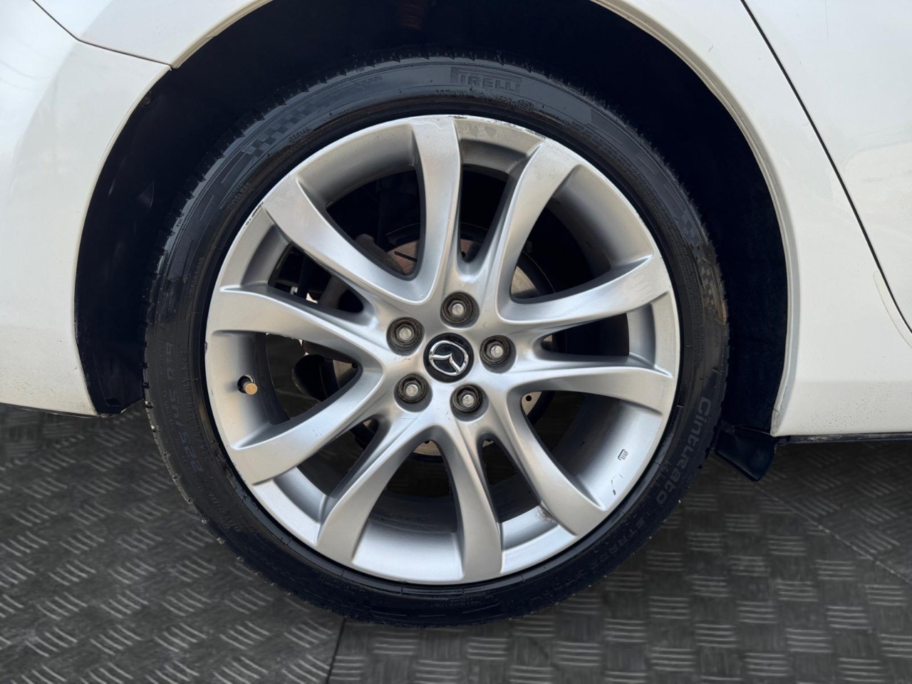 Vehicle image 15 of 27