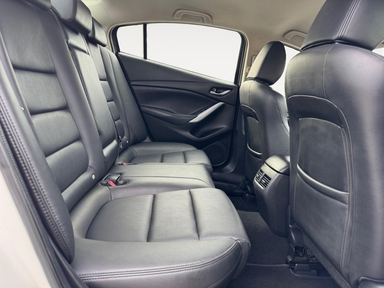 Vehicle image 27 of 27