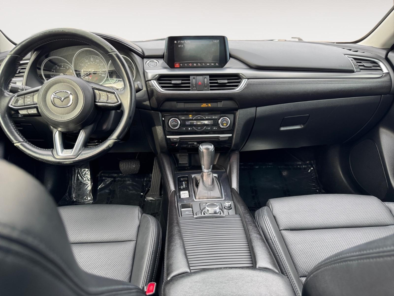 Vehicle image 23 of 27