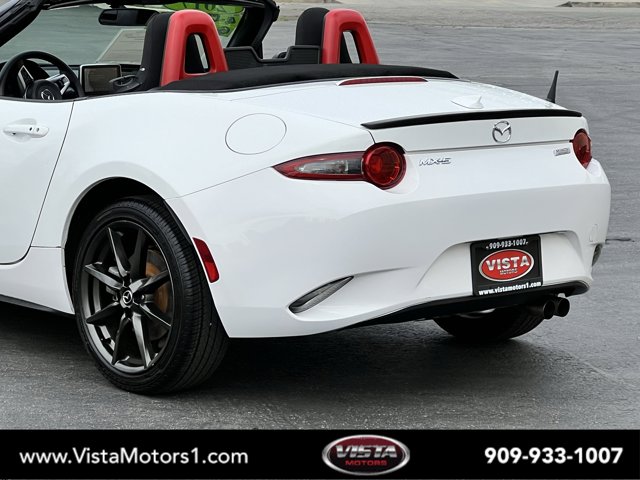 Vehicle image 6 of 26