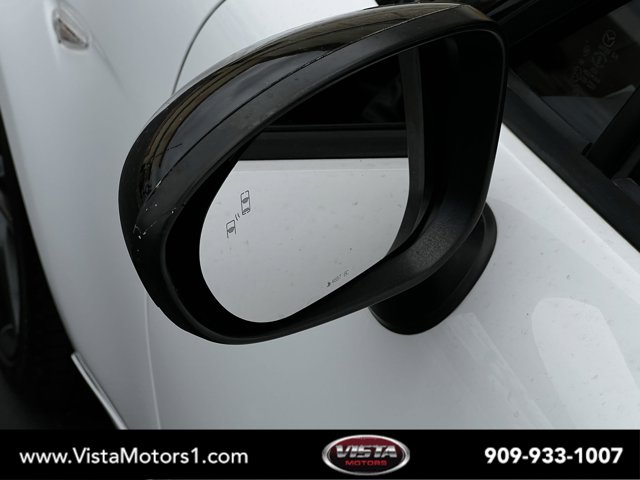 Vehicle image 15 of 26