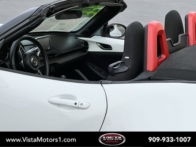 Vehicle image 25 of 26