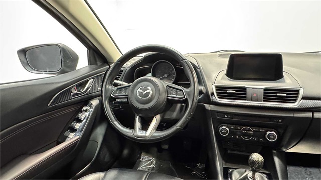Vehicle image 16 of 30