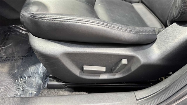 Vehicle image 24 of 30