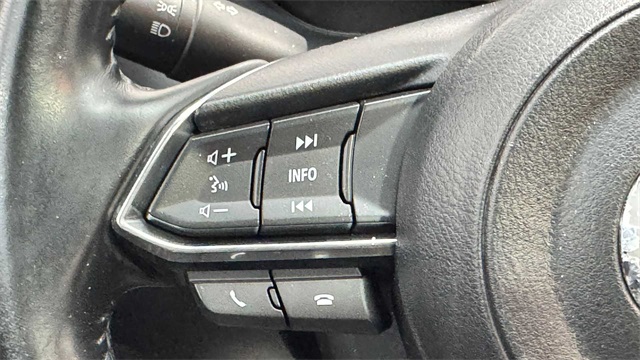 Vehicle image 28 of 30