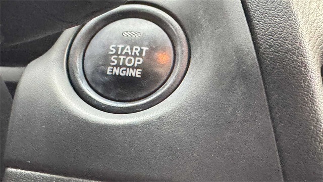 Vehicle image 26 of 30