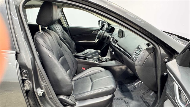 Vehicle image 12 of 30