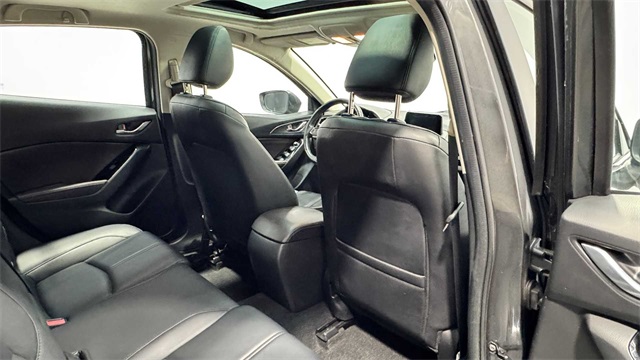 Vehicle image 11 of 30