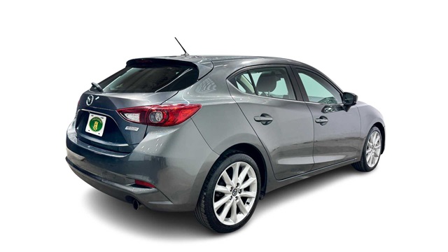 Vehicle image 4 of 30