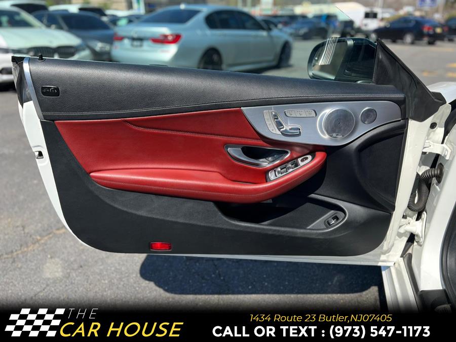 Vehicle image 16 of 19