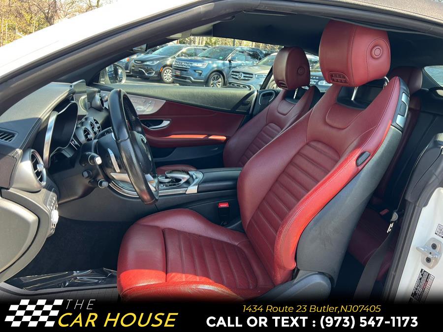 Vehicle image 14 of 19