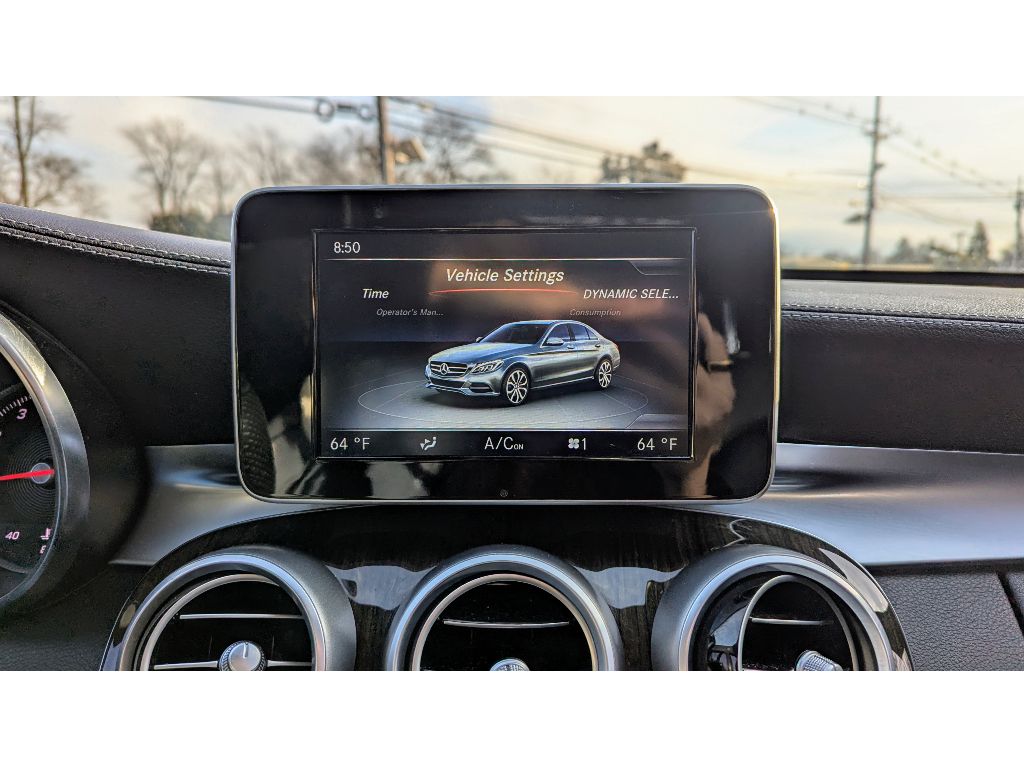 Vehicle image 28 of 33