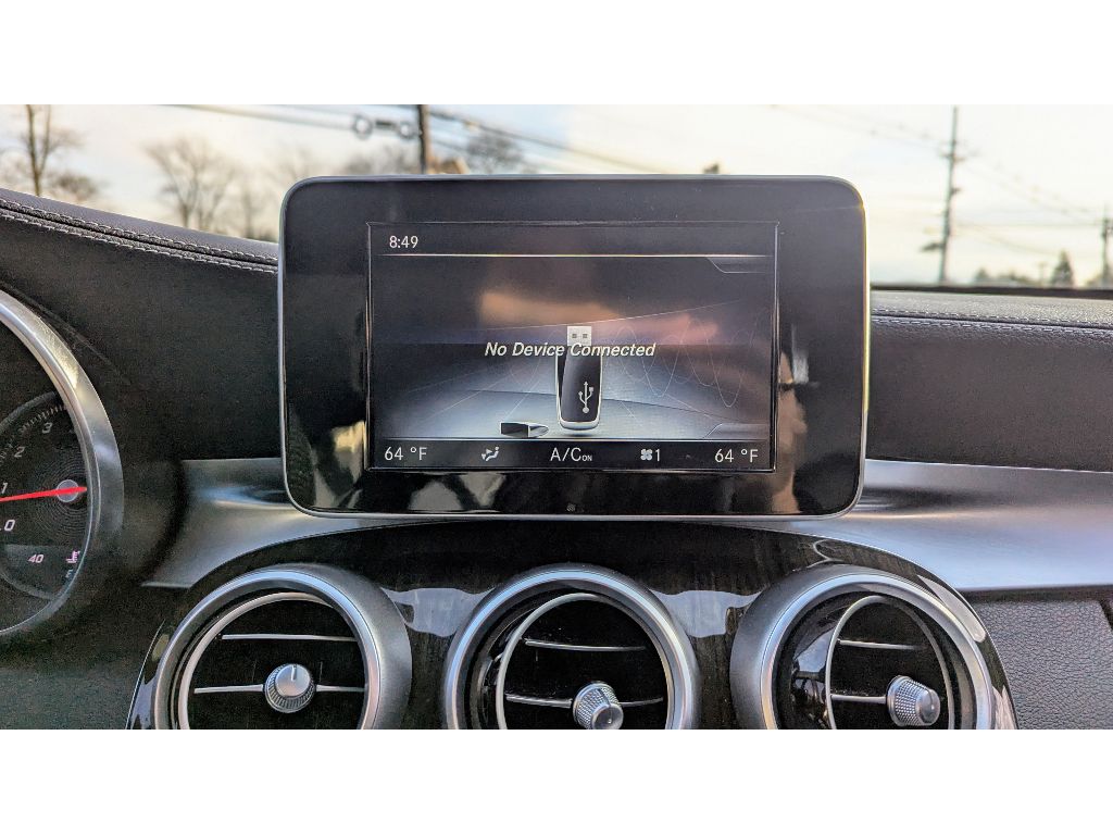 Vehicle image 26 of 33