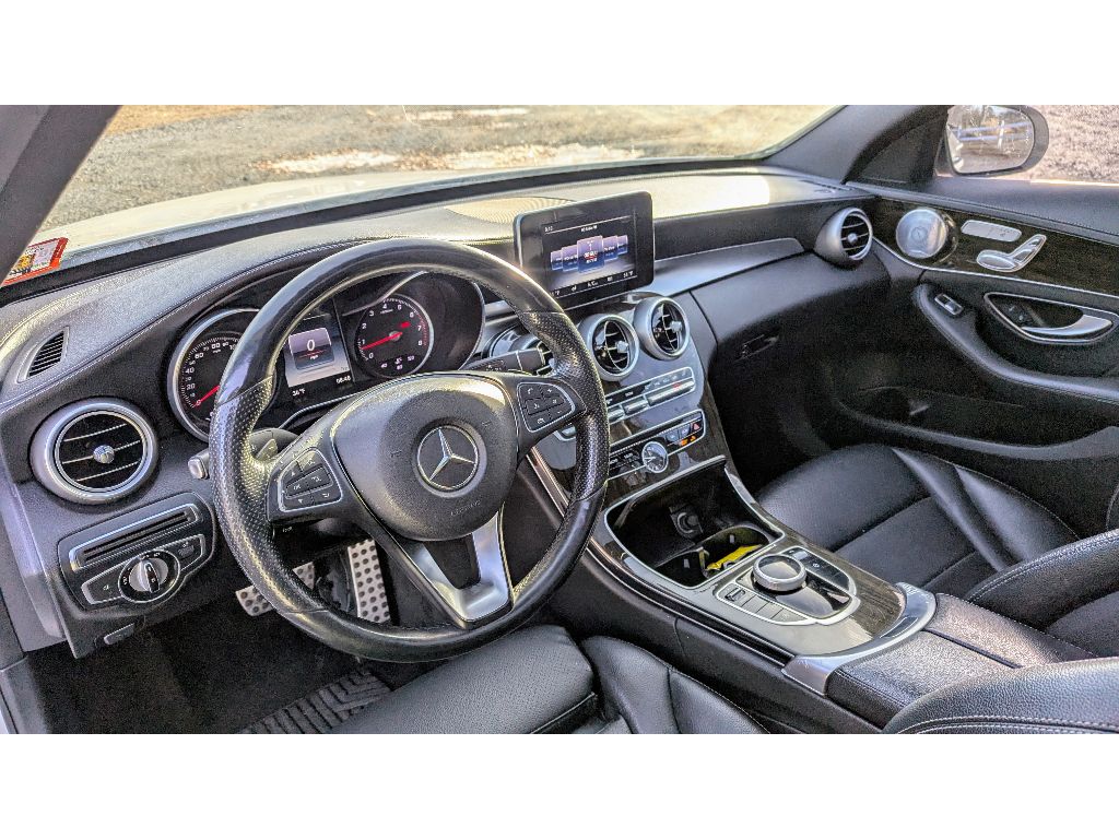 Vehicle image 19 of 33