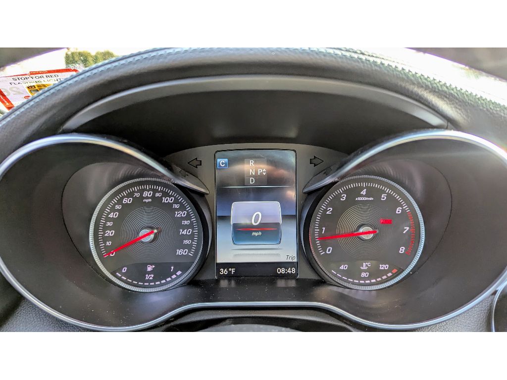 Vehicle image 21 of 33