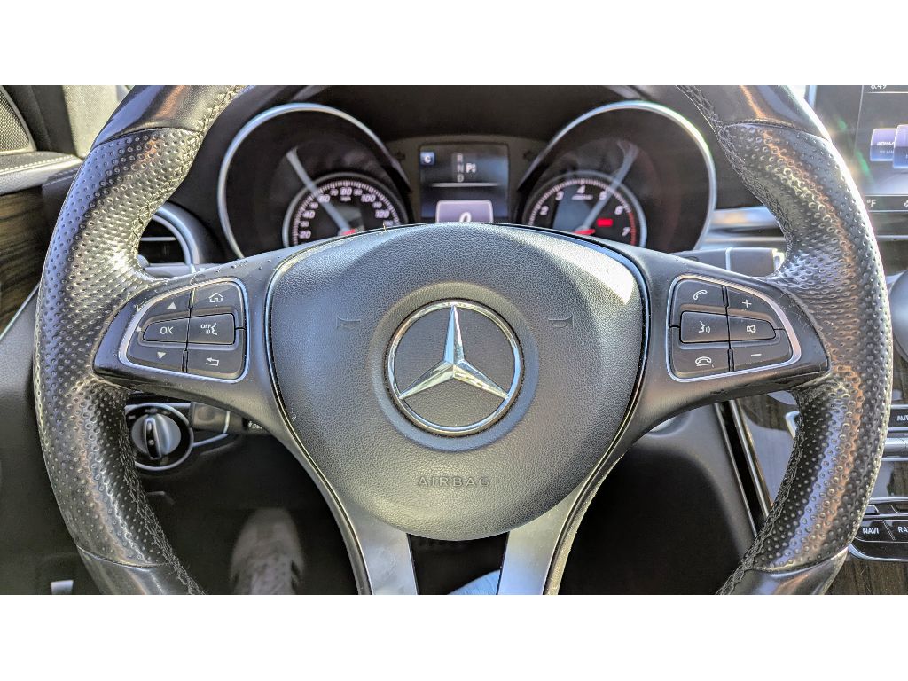 Vehicle image 20 of 33