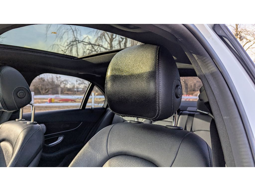 Vehicle image 16 of 33