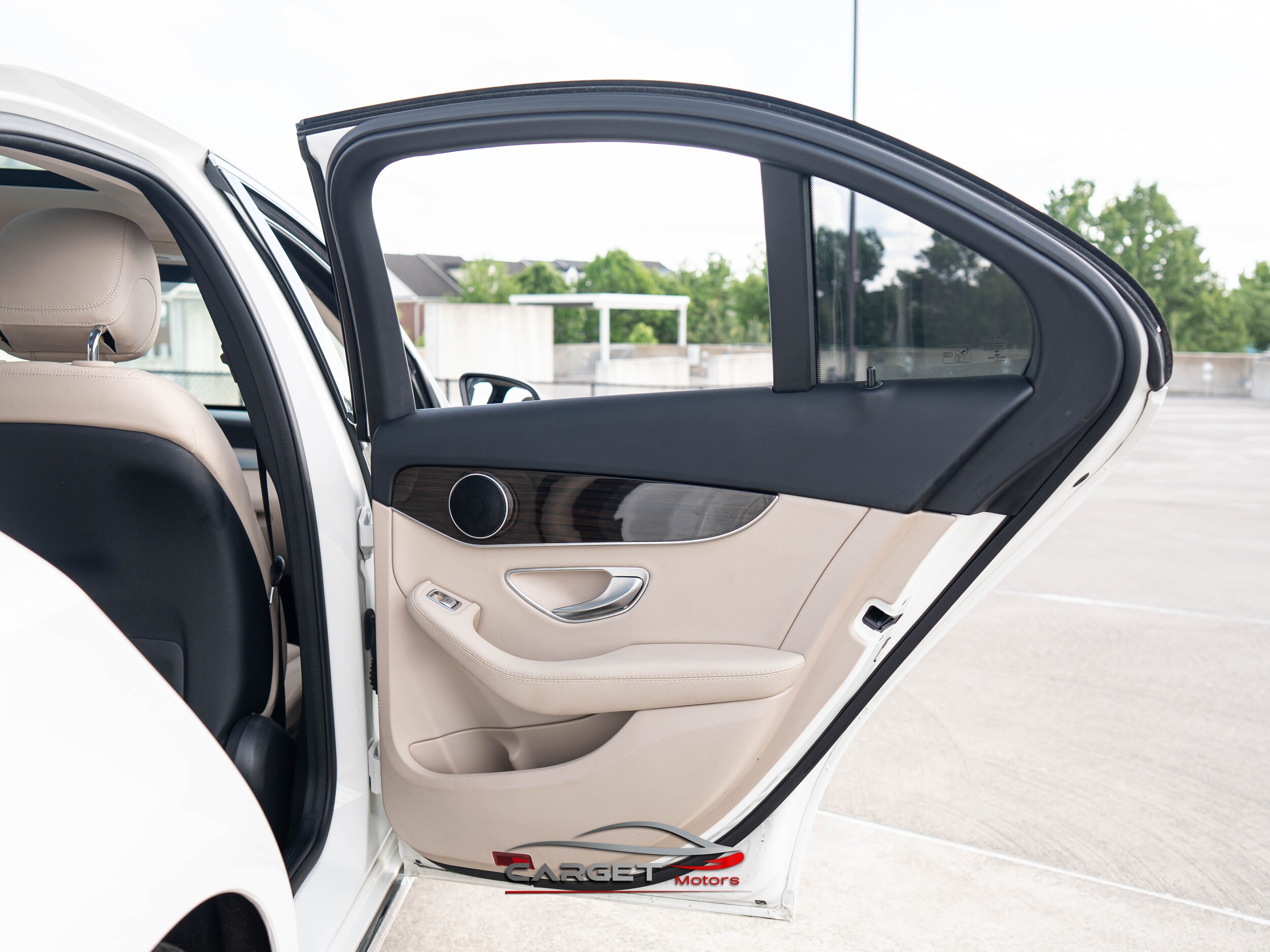 Vehicle image 42 of 49