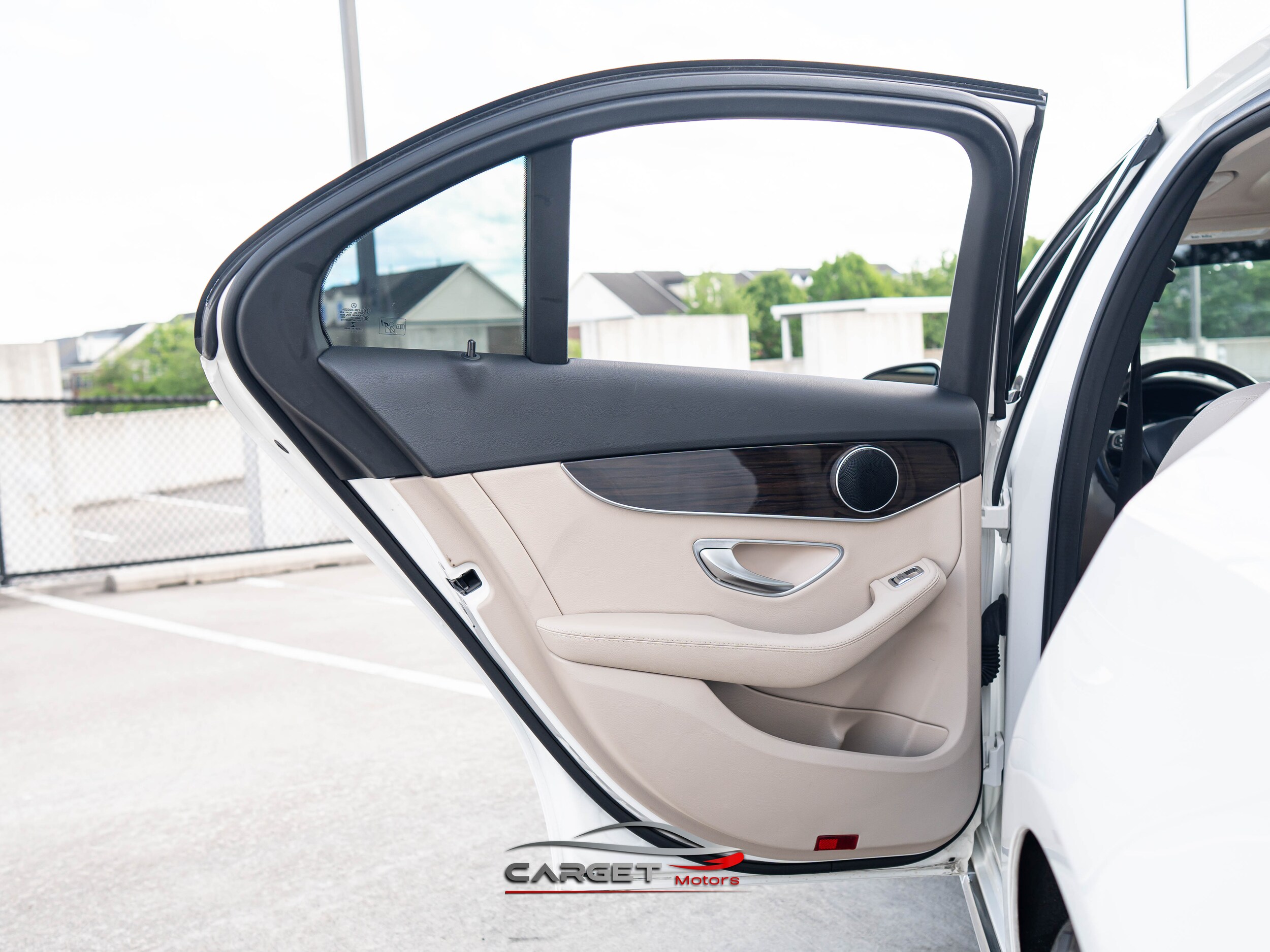 Vehicle image 41 of 49