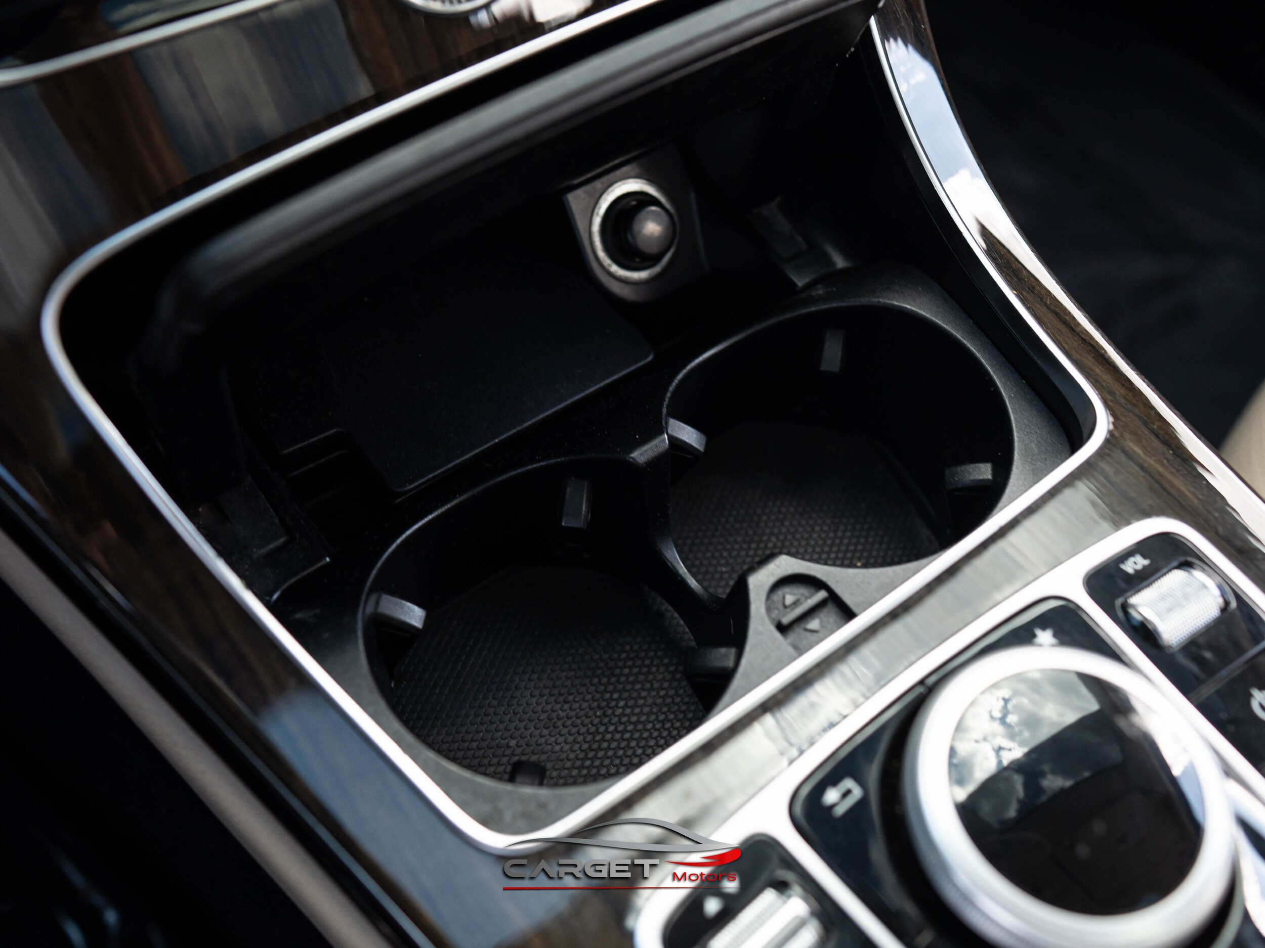 Vehicle image 33 of 49