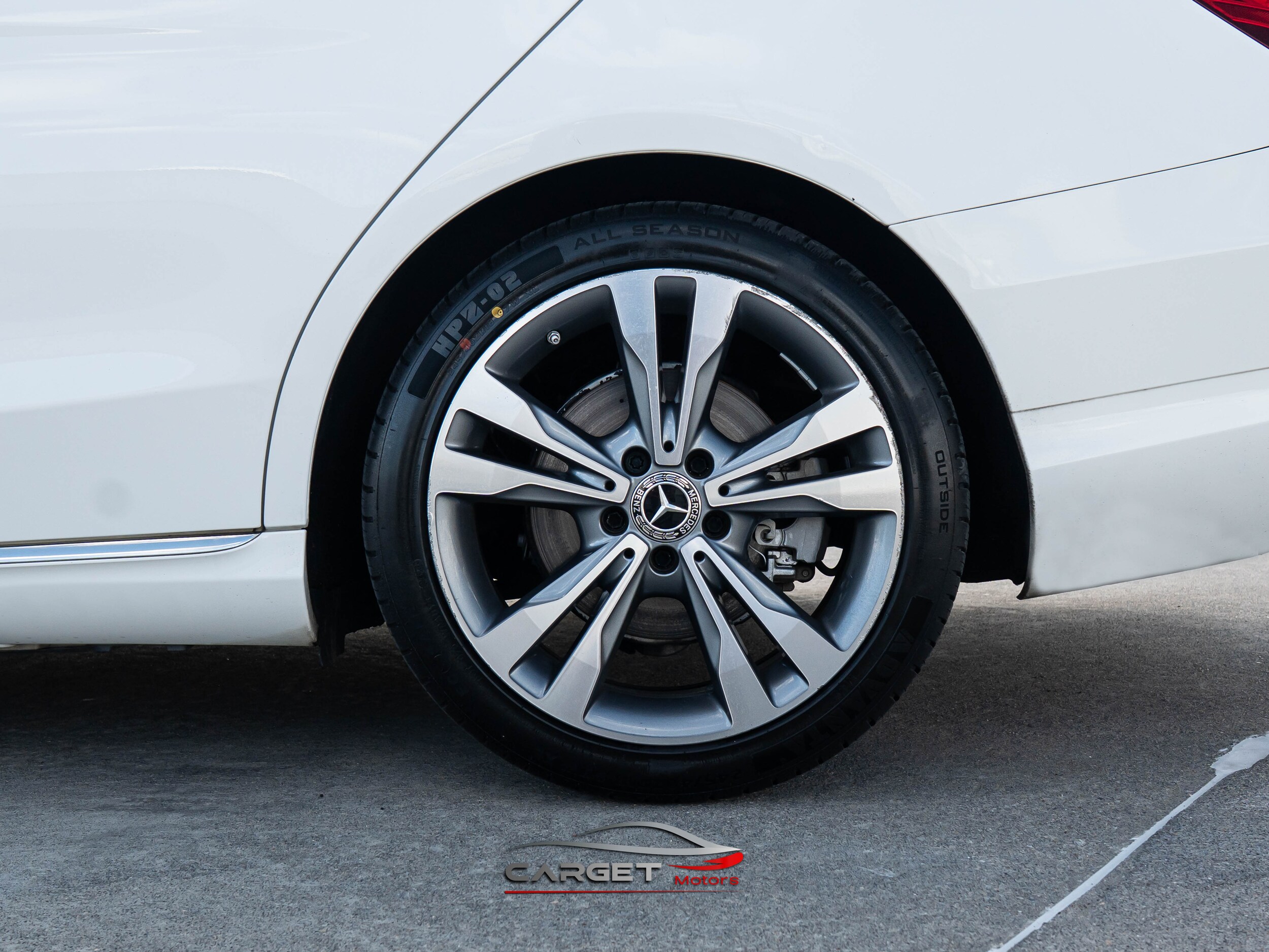 Vehicle image 11 of 49