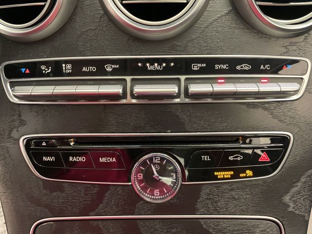 Vehicle image 23 of 33