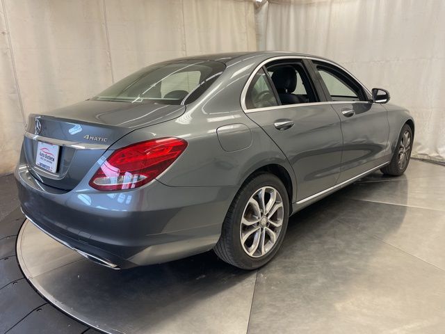 Vehicle image 4 of 33