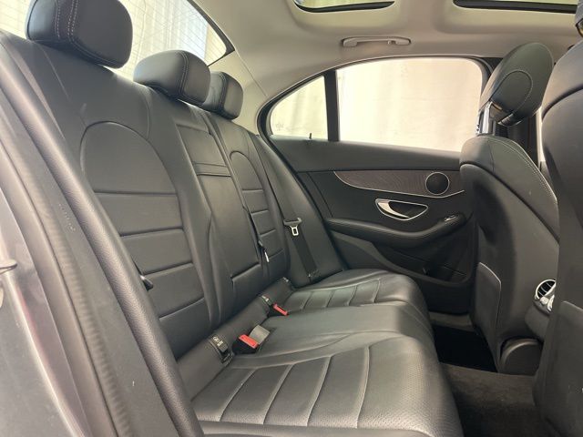 Vehicle image 13 of 33