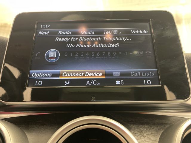 Vehicle image 21 of 33