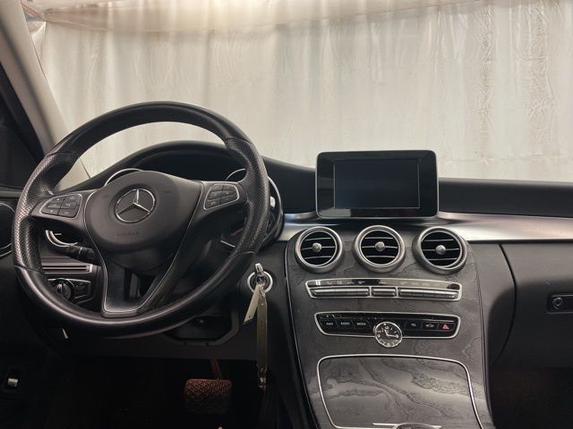 Vehicle image 15 of 33