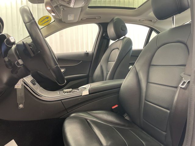 Vehicle image 8 of 33