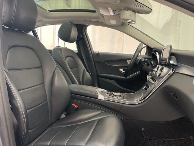 Vehicle image 10 of 33