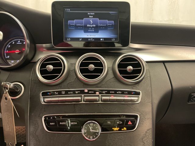Vehicle image 19 of 33