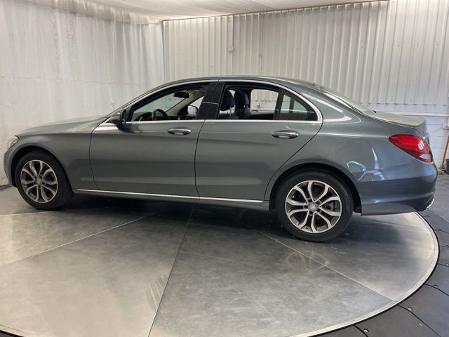 Vehicle image 6 of 33