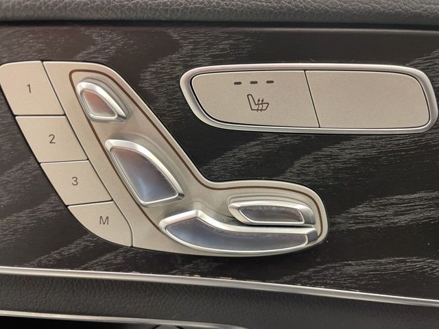 Vehicle image 9 of 33