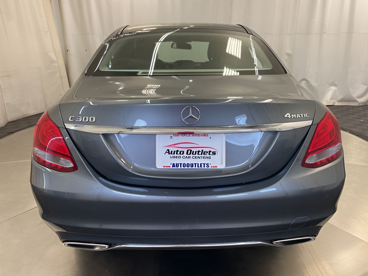 Vehicle image 31 of 33