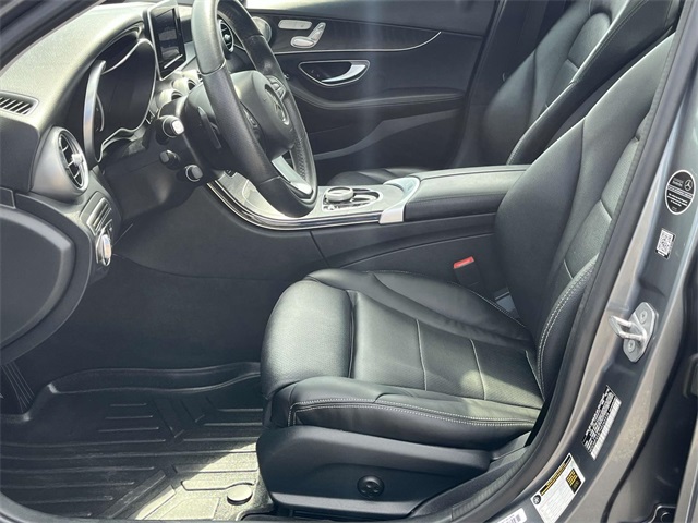 Vehicle image 13 of 34