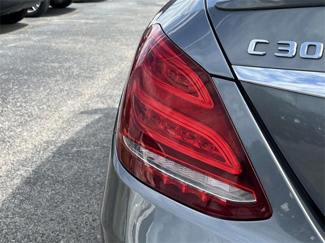 Vehicle image 31 of 34