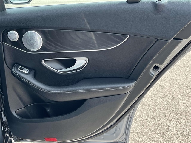 Vehicle image 24 of 34