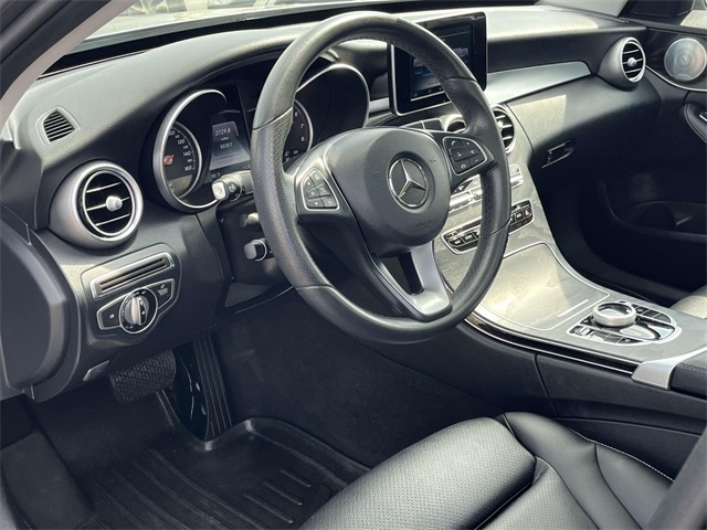 Vehicle image 14 of 34