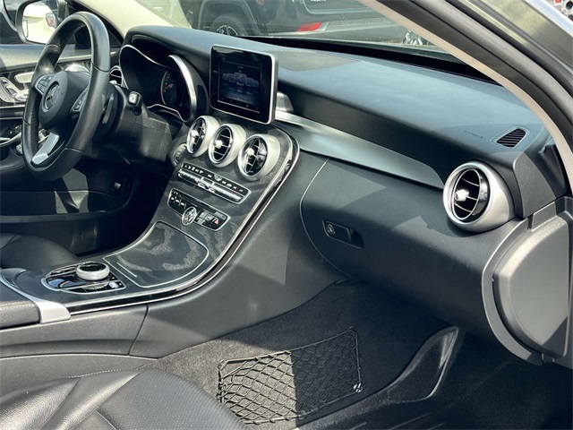 Vehicle image 15 of 34
