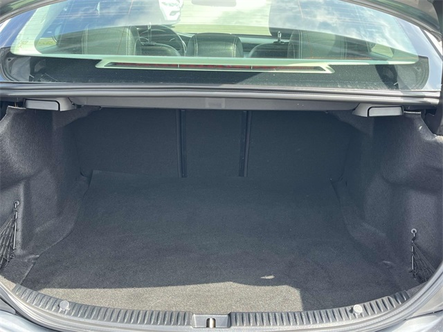 Vehicle image 10 of 34