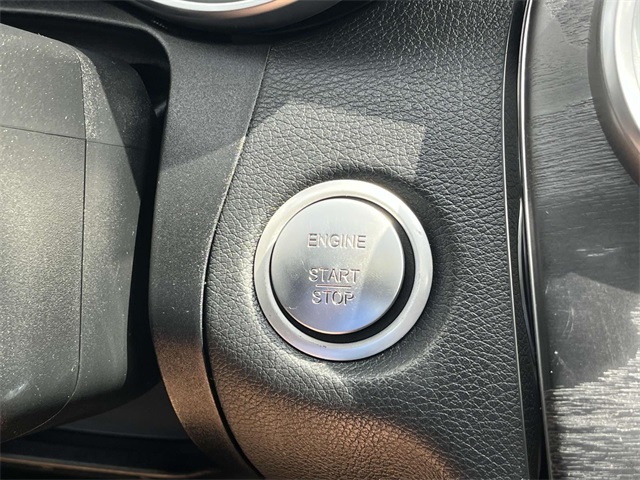 Vehicle image 28 of 34