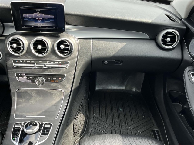 Vehicle image 18 of 34