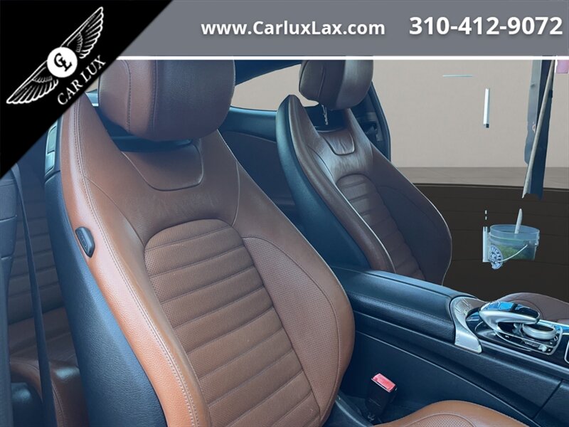 Vehicle image 15 of 19